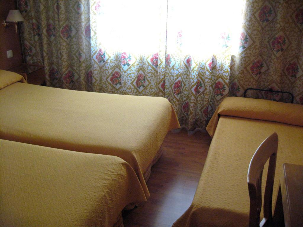 Hotel Restaurante San Roque Medina del Campo Kamer foto