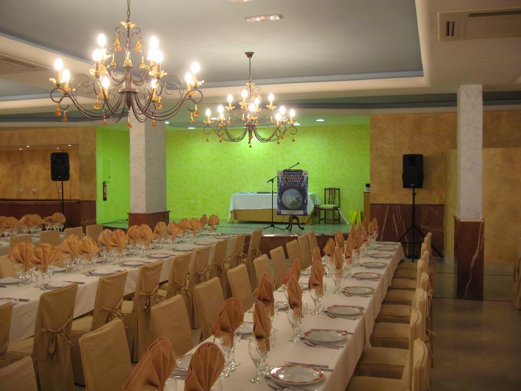 Hotel Restaurante San Roque Medina del Campo Buitenkant foto